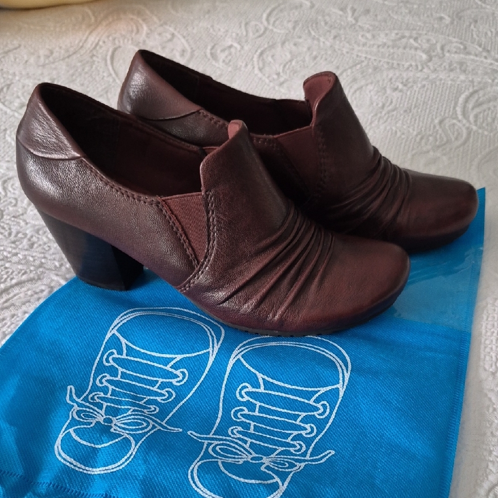 BareTraps Harlie Dark Brown Leather Heels 9M